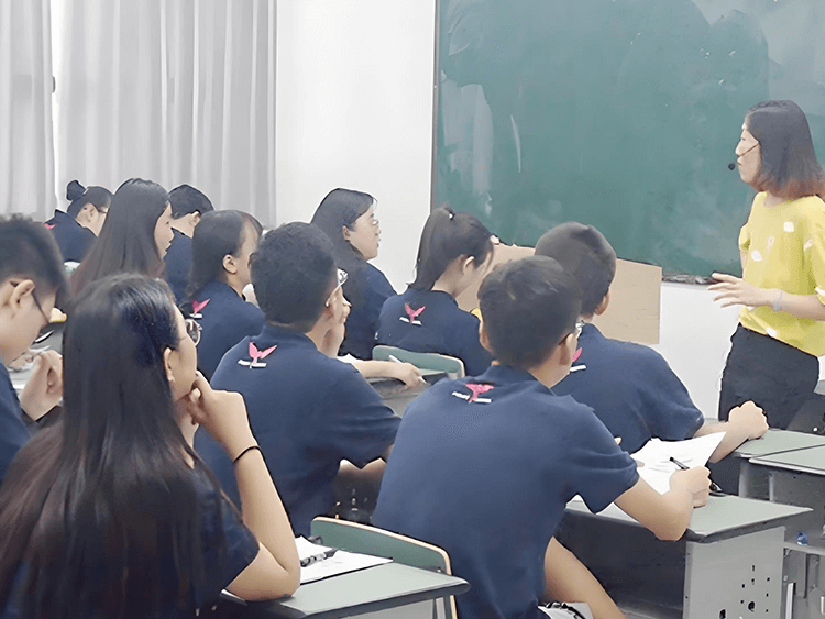 何老师
