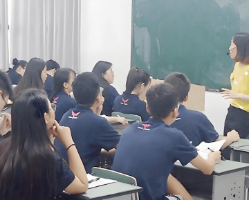 何老师
